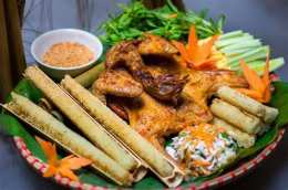 ảnh chụp màn hình gà nướng cơm lam lê thanh nghị, đà nẵng