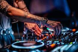 ảnh chụp màn hình nhạc đá gà remix