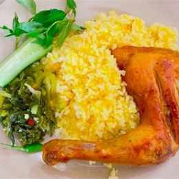bài đánh giá về cơm gà sốt đa nhân cách
