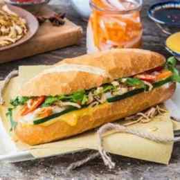 bánh mì gà xé đà lạt