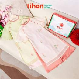 bé gái phong cách hiện đại dễ thương