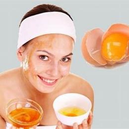 cách đắp mặt nạ trứng gà trắng da