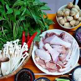 cách nấu lẩu gà lá é chuẩn đà lạt