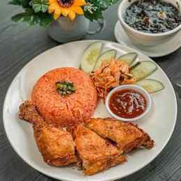 cơm gà da giòn nguyễn gia trí