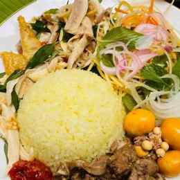 cơm gà sốt trứng đà lạt