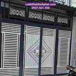 cửa sắt gà đá