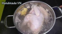 hướng dẫn sử dụng cách luộc gà không bị bong da