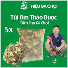 tắm cho gà đá