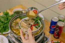 tính năng nổi bật tao ngộ lẩu gà lá é đà lạt