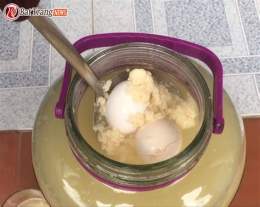 tính năng nổi bật trứng gà ngâm rượu làm đẹp da